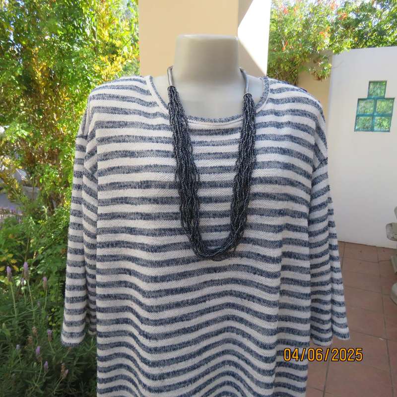 Extra long navy-white horizontal striped polyester-acrylic stretch knit top. Size 46 to 48