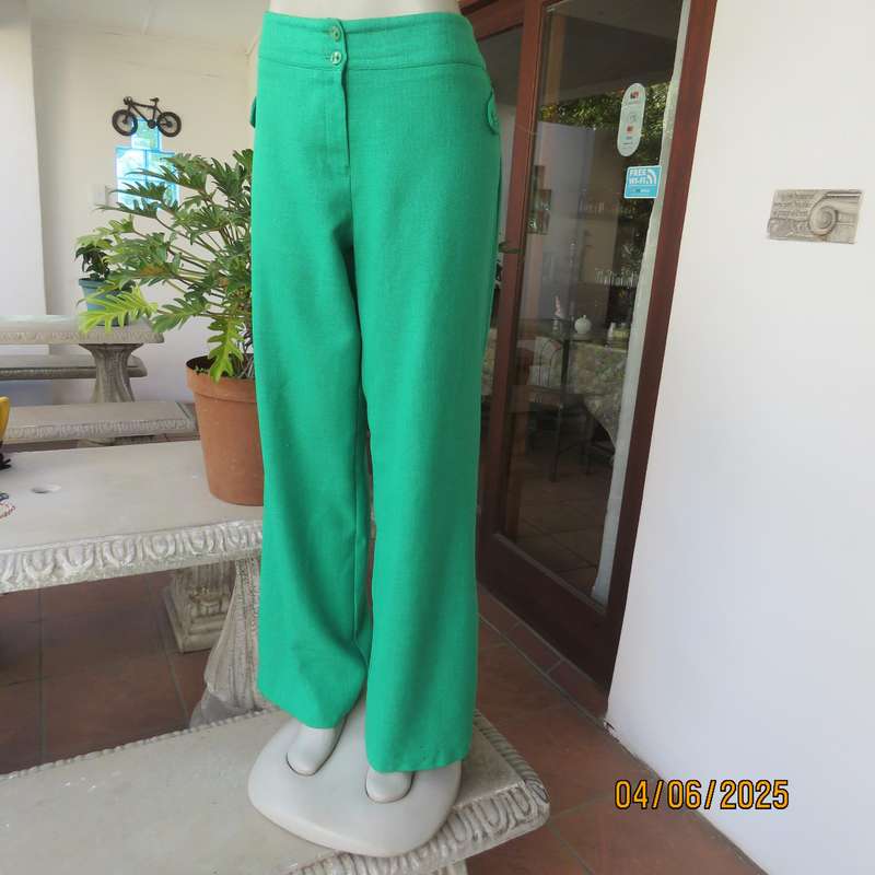 ML Classics parakeet green straight leg pants in polyester with linen look. Size 40