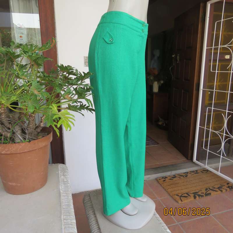 ML Classics parakeet green straight leg pants in polyester with linen look. Size 40