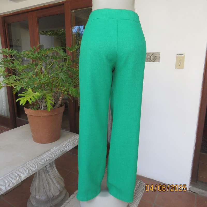 ML Classics parakeet green straight leg pants in polyester with linen look. Size 40