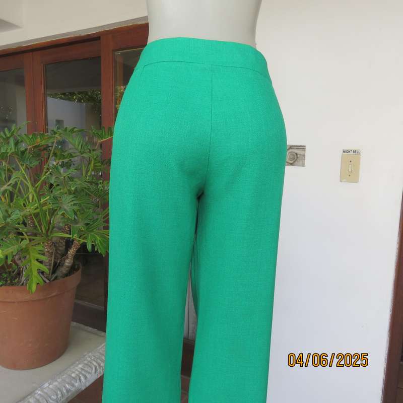 ML Classics parakeet green straight leg pants in polyester with linen look. Size 40