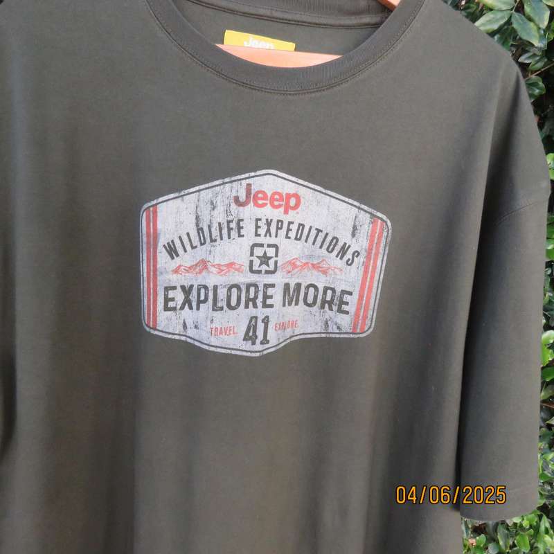 JEEP dark olive green as new short sleeve T shirt size 3XL. In 100% cotton