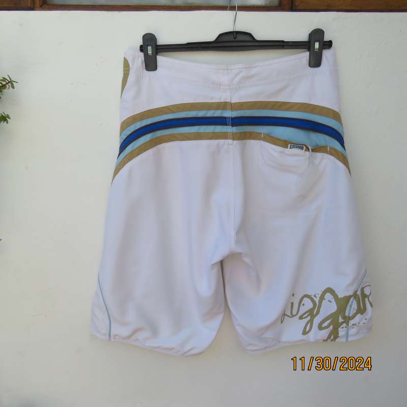 LIZZARD, as new men's white boardshorts. Golden brown-blue logo and stripes.Size 34 Breathing fabric
