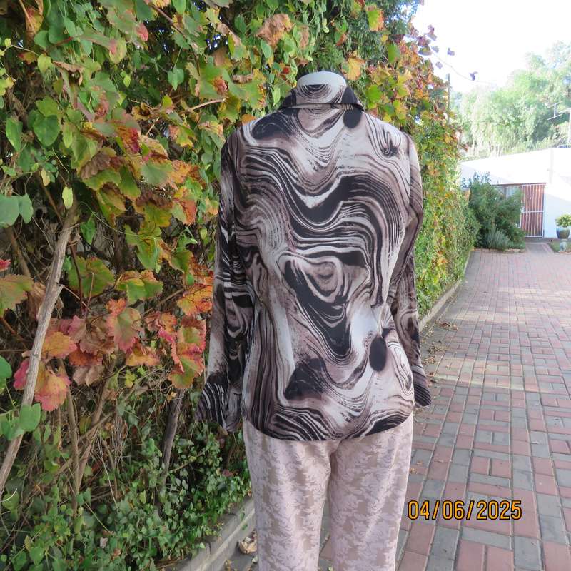 WOOLWORTHS marble patterned long sleeve top in black-beige and browns. Size 36
