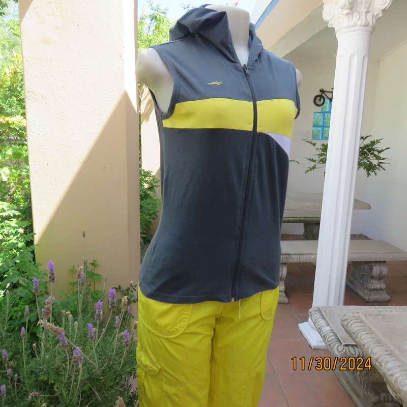 Attractive MAXED hooded dark grey-yellow stripe-white breathing fabric top. Size 34.Zip-up front.