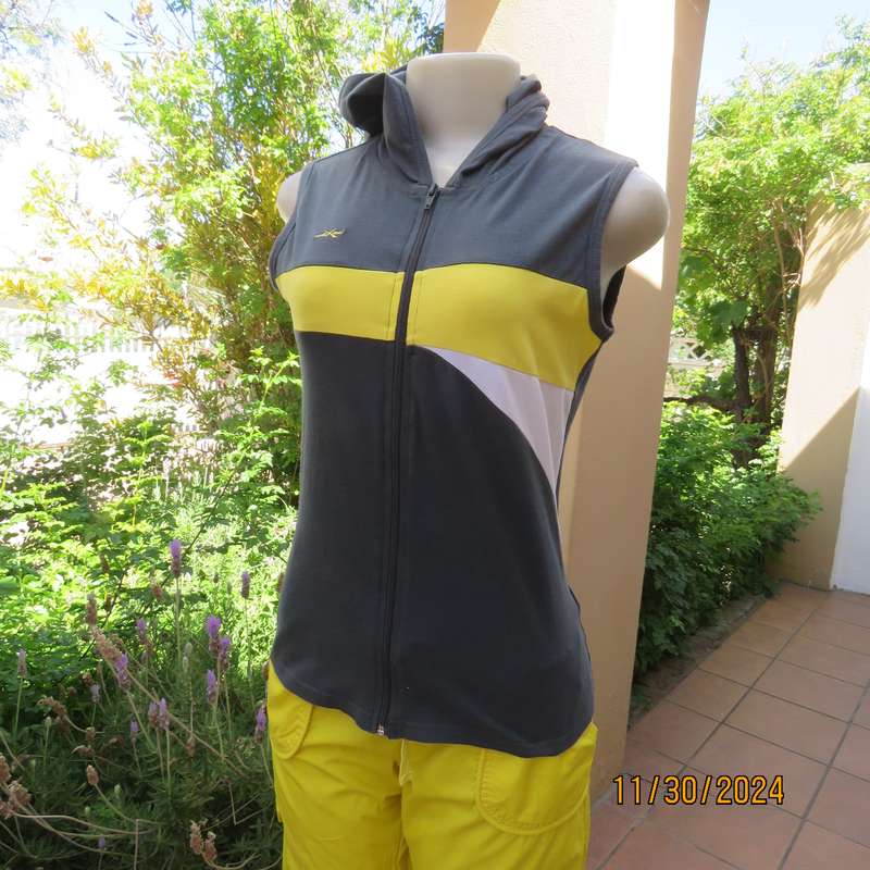 Attractive MAXED hooded dark grey-yellow stripe-white breathing fabric top. Size 34.Zip-up front.