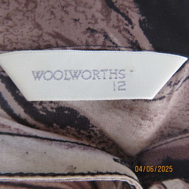 WOOLWORTHS marble patterned long sleeve top in black-beige and browns. Size 36