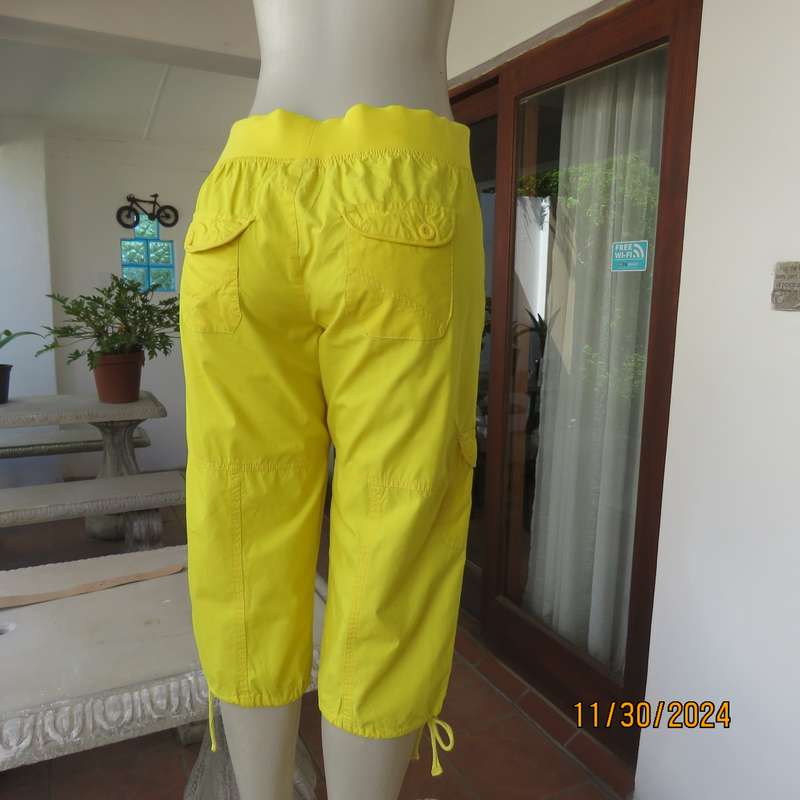 Summer yellow 100% cotton cropped pants with wide elasticated waist. Size 36. Pockets galore.As new