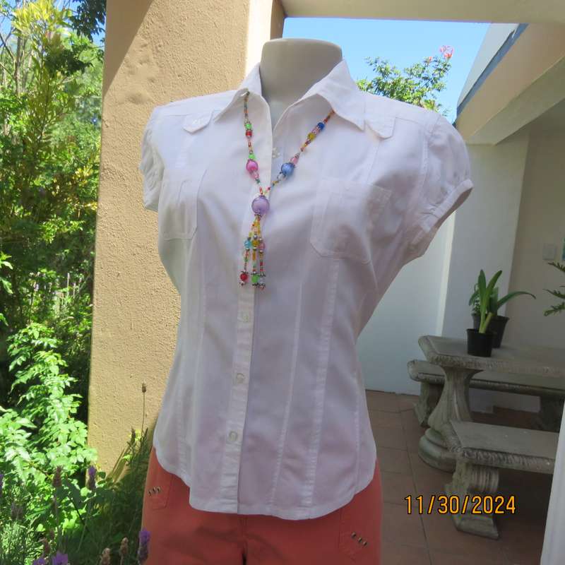 Pretty white capped sleeve button down tailored top. Cute pockets. Shirt collar. Size 38. As new