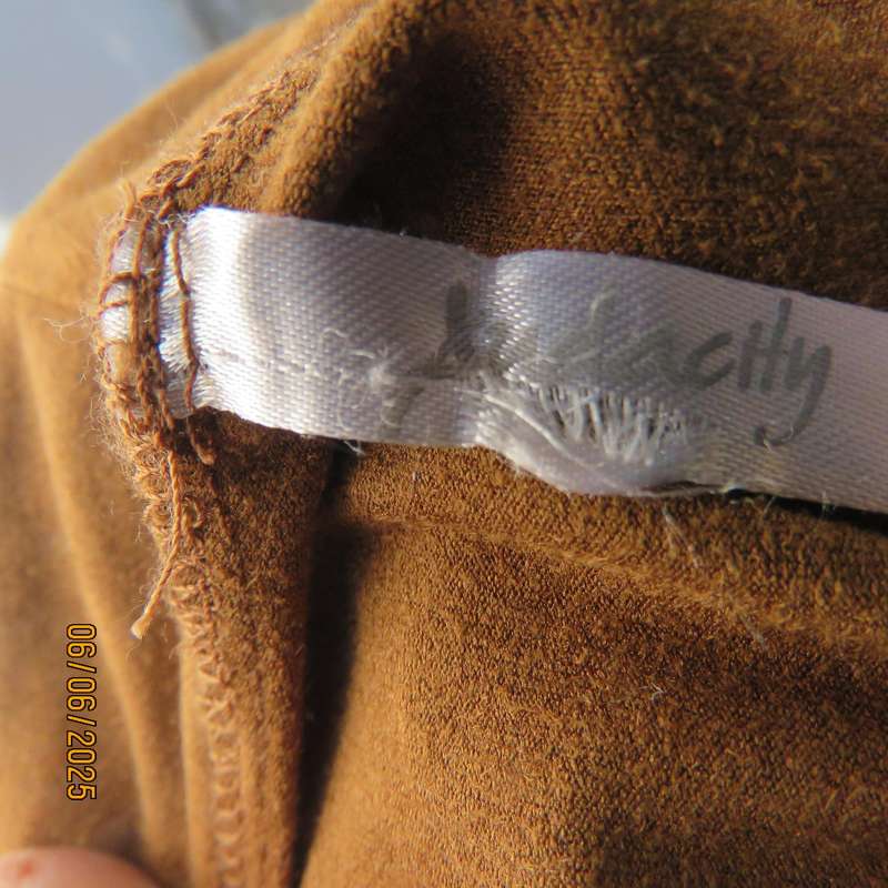 AUDACITY golden brown suede look open waterfall style soft stretch polyester jacket size 40