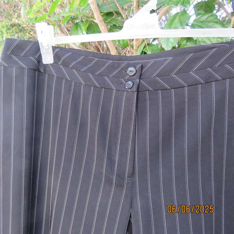 MILADYS black-white pinstripe straight legged polyester-viscose stretch pants. Size 42