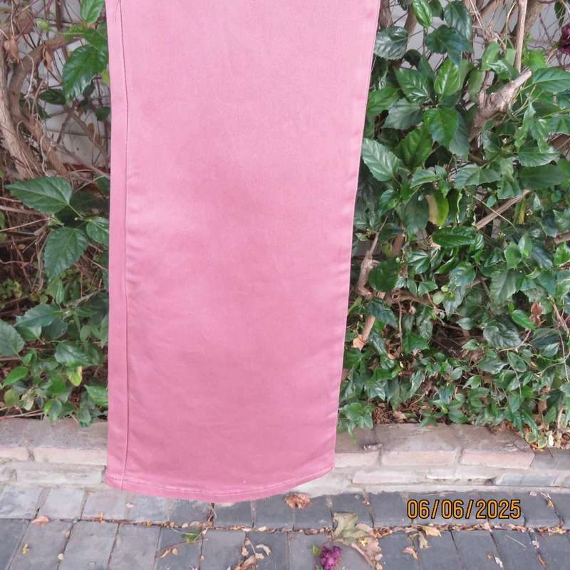 OBR DENIM  bootcut jeans in thulian pink size 42. Stretch cotton. As new
