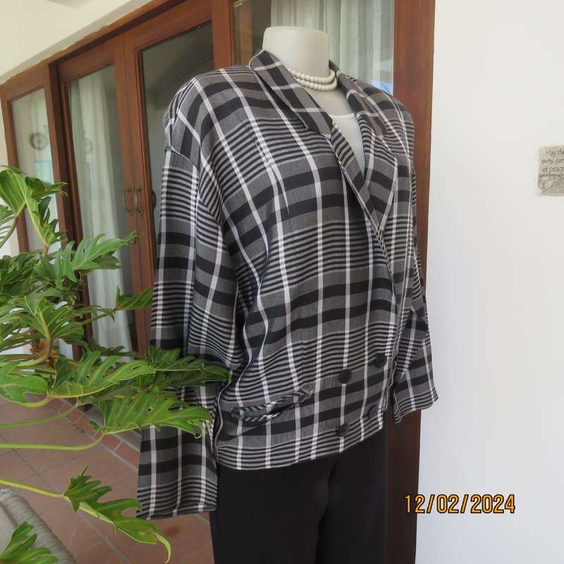 Elkont Europe Vintage Long Sleeve Black-White Check Viscose Top-Jacket Size 36