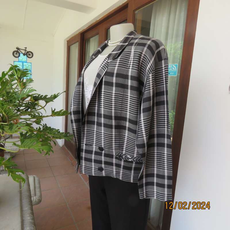 Elkont Europe Vintage Long Sleeve Black-White Check Viscose Top-Jacket Size 36