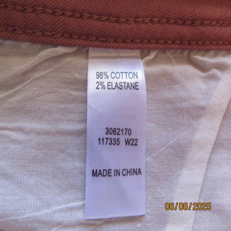 OBR DENIM  bootcut jeans in thulian pink size 42. Stretch cotton. As new
