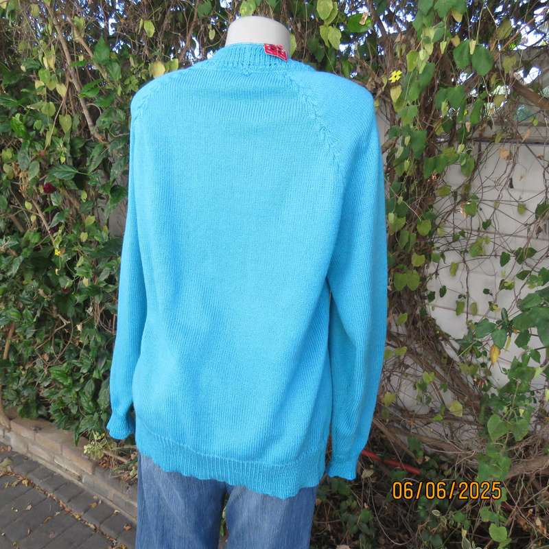 Hand knitted light jade plain knit long sleeve pullover cardi size 42. As new