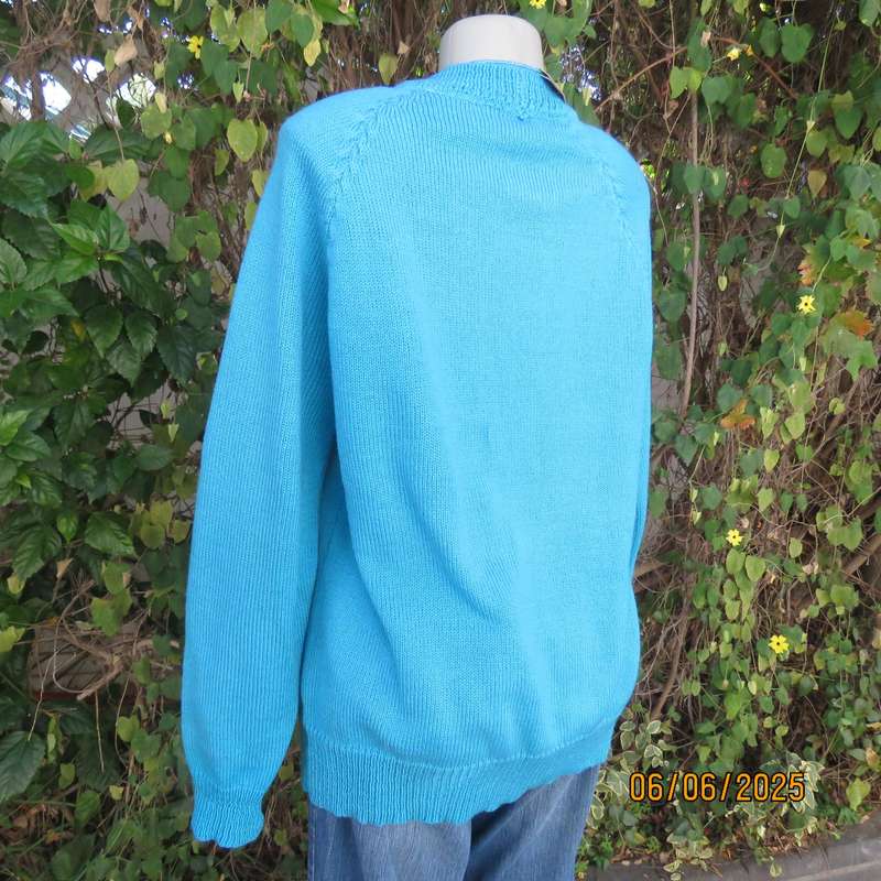 Hand knitted light jade plain knit long sleeve pullover cardi size 42. As new