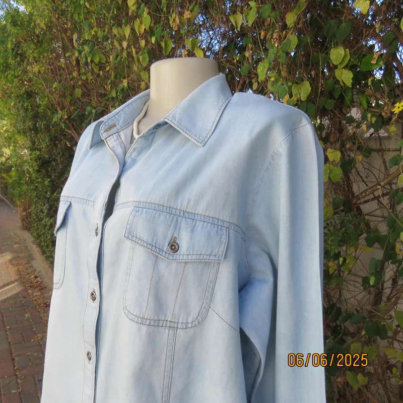 RIDERS by LEE light blue long sleeve button down shirt. Size 46. Front pockets/