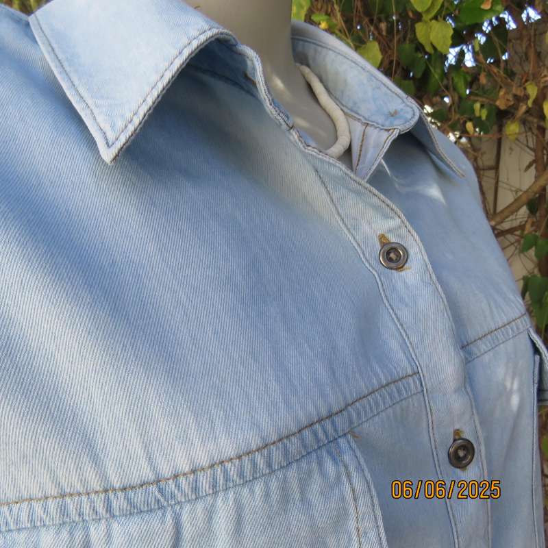 RIDERS by LEE light blue long sleeve button down shirt. Size 46. Front pockets/