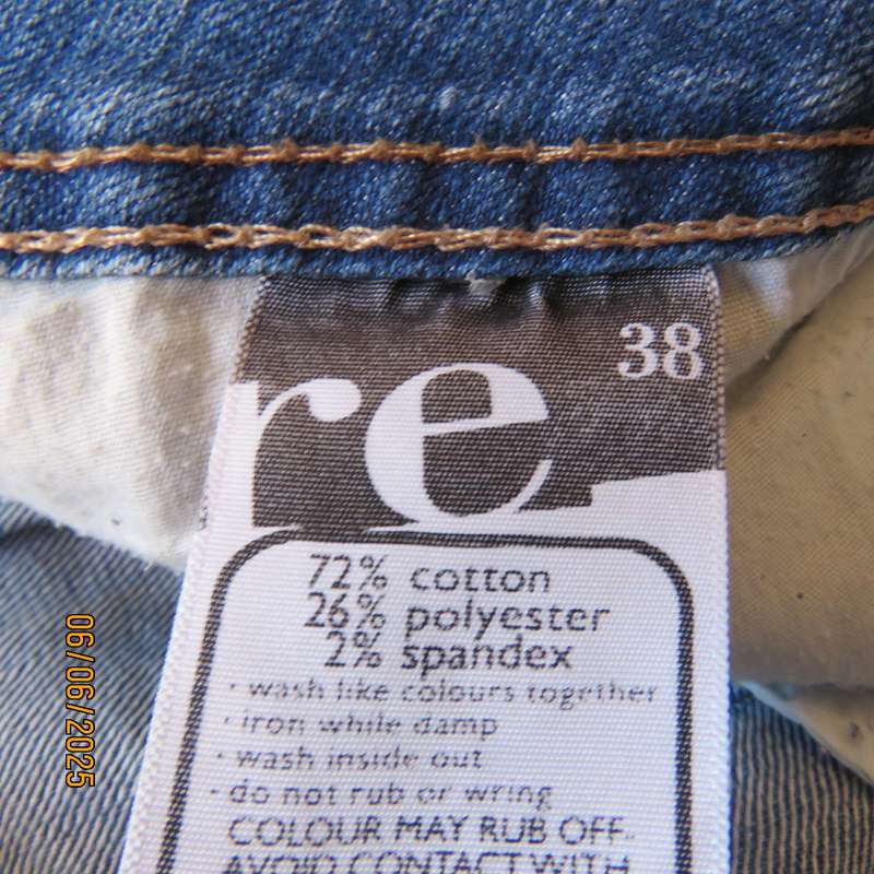 RE bootleg regular rise blue denim jeans with 4 pockets in stretch polycotton. Size 40