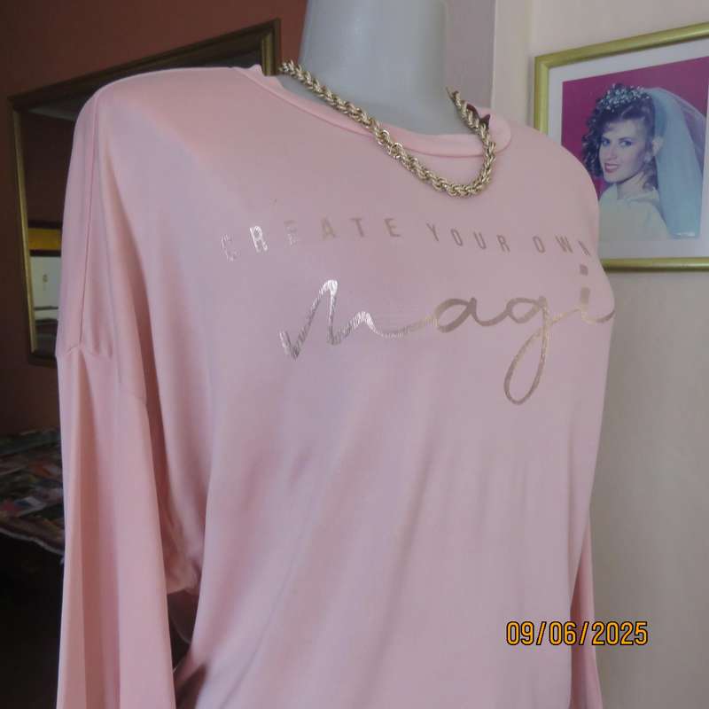 AMARA very soft stretch polyester pale apricot long sleeve top size 42.