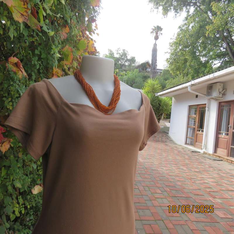 IQ smart bodycon tan colour stretch viscose-cotton dress size 38. Capped sleeves