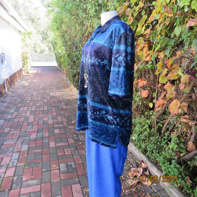 WOOLWORTHS velour slip over top in medley of blues. Size 42.