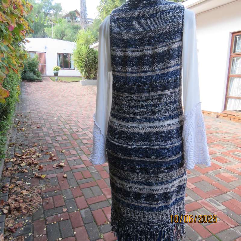 NEWS by Foschini extra long knitted sleeveless gilet in blue-beige horizontal pattern. Size 36