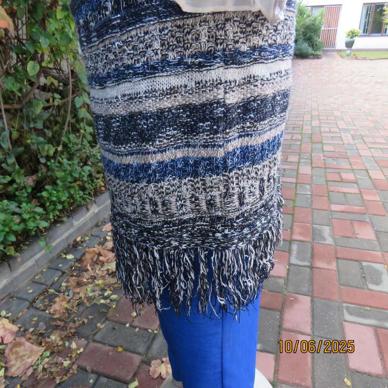 NEWS by Foschini extra long knitted sleeveless gilet in blue-beige horizontal pattern. Size 36
