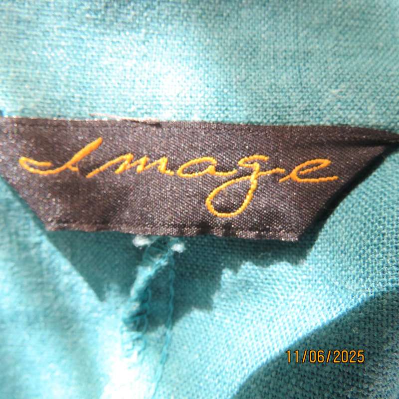 Teal colour linen-viscose blend button down top. Open collar. Size 48. Used.
