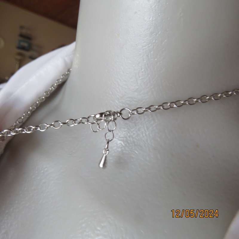 Beautiful fashion silver chain and turquoise stone pendant. Day or evening wear. New item.