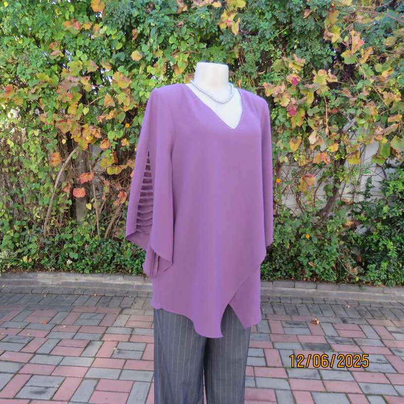 YAOHAN pearly purple smart V neck decorated textured polyester top. Size 42.
