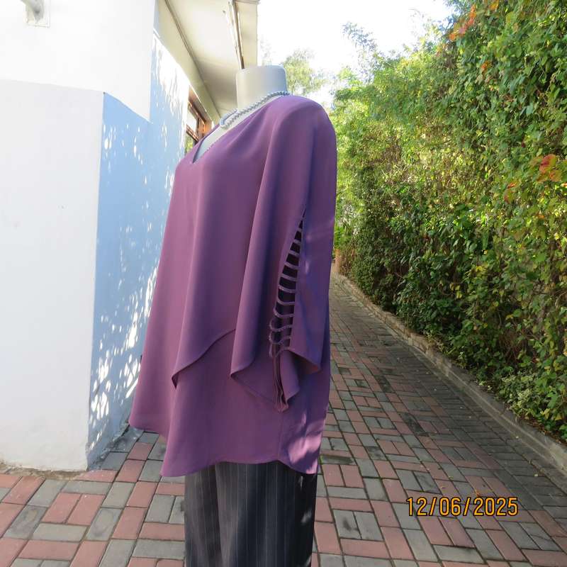 YAOHAN pearly purple smart V neck decorated textured polyester top. Size 42.