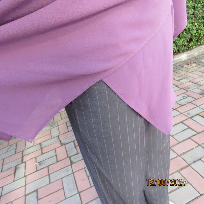 YAOHAN pearly purple smart V neck decorated textured polyester top. Size 42.