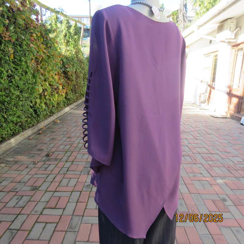 YAOHAN pearly purple smart V neck decorated textured polyester top. Size 42.