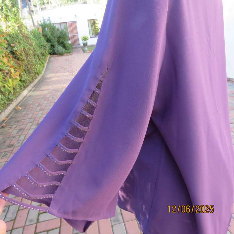 YAOHAN pearly purple smart V neck decorated textured polyester top. Size 42.