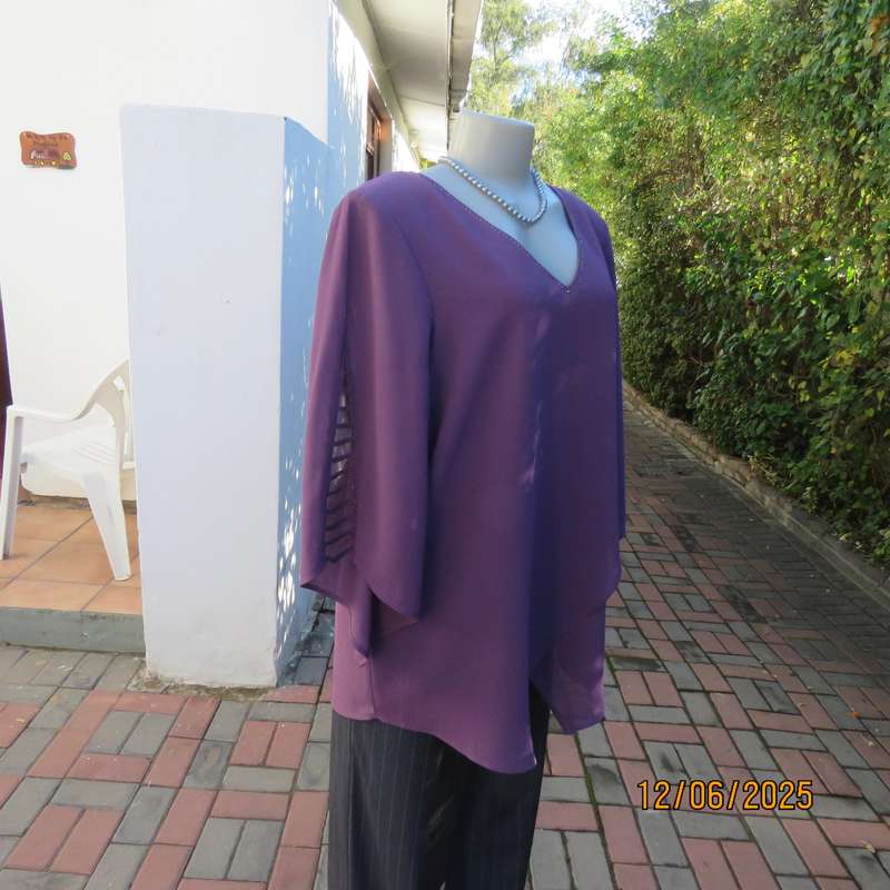 YAOHAN pearly purple smart V neck decorated textured polyester top. Size 42.