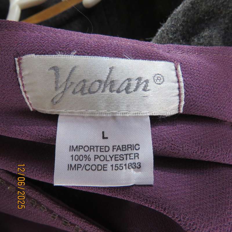 YAOHAN pearly purple smart V neck decorated textured polyester top. Size 42.