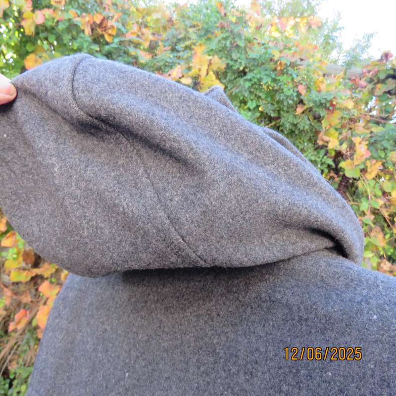 OLD KHAKI warm grey hooded wool-polyester blend jacket. Size 44. As new