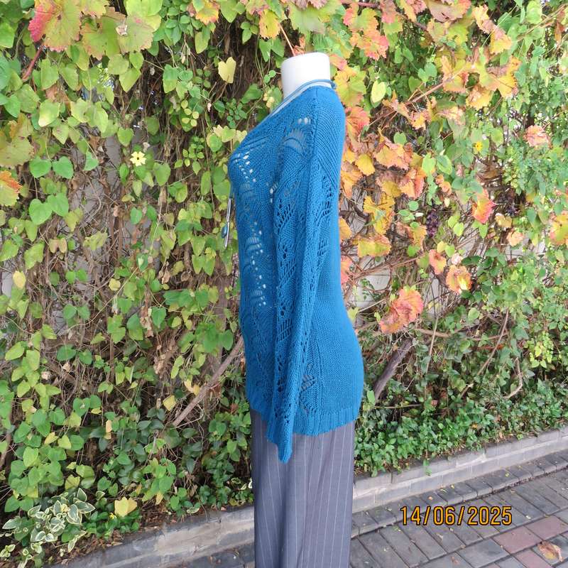 LEGIT dark jade acrylic knit pullover top. Lace stitch front-long sleeves. Size 36