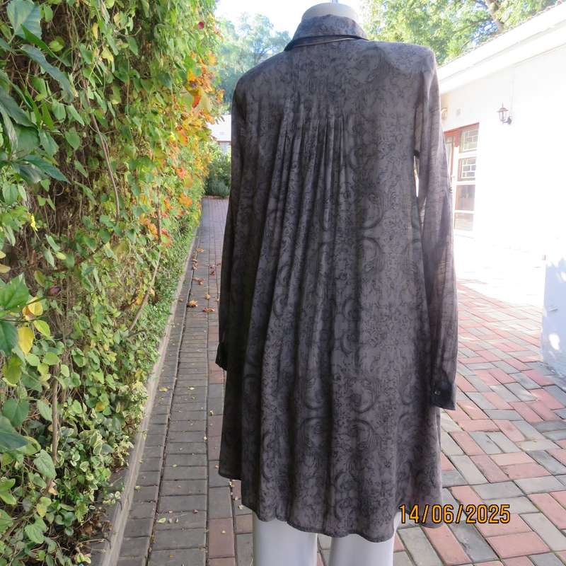 L C WAIKIKI long anchor grey top with darker baroque print. Size 36. Pleats on front-back