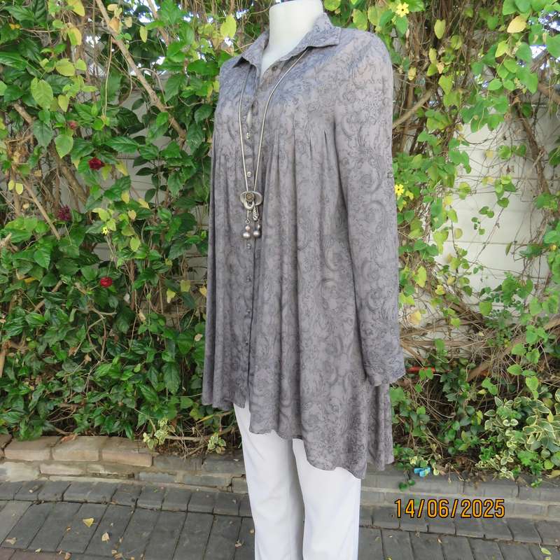 L C WAIKIKI long anchor grey top with darker baroque print. Size 36. Pleats on front-back