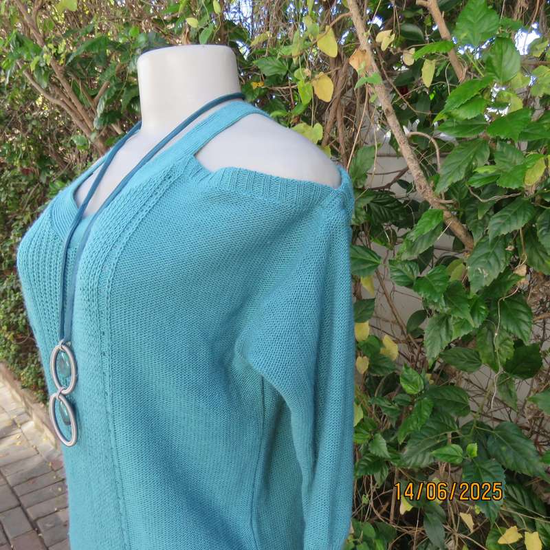 Teal colour knitted acrylic slip over naked shoulder top size 36.