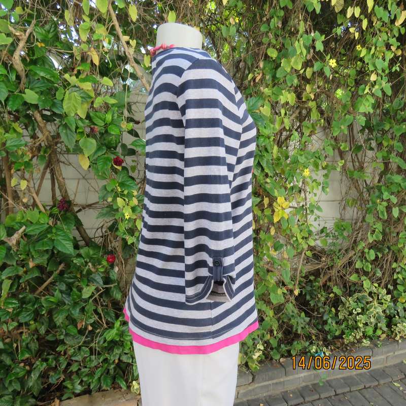 WOOLWORTHS navy-silvergrey horizontal striped 100% cotton top. Pink inlays. Size 38-40