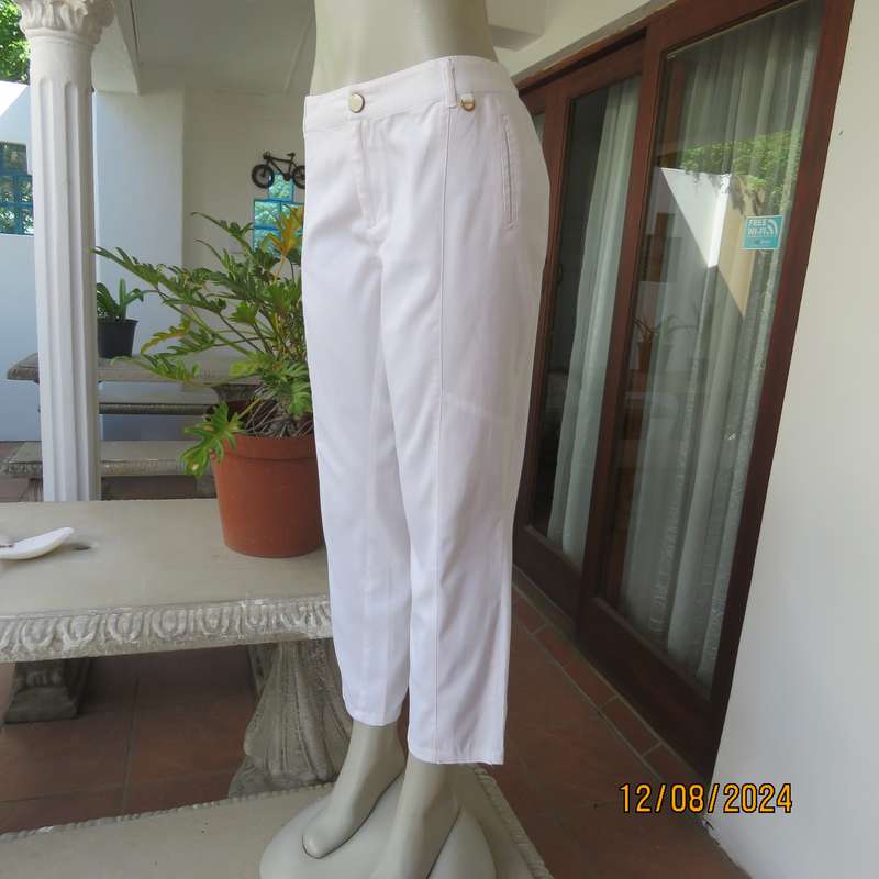 Smart white stretch cotton skinny pants size 40 by OR. One back pocket.Front dummies.