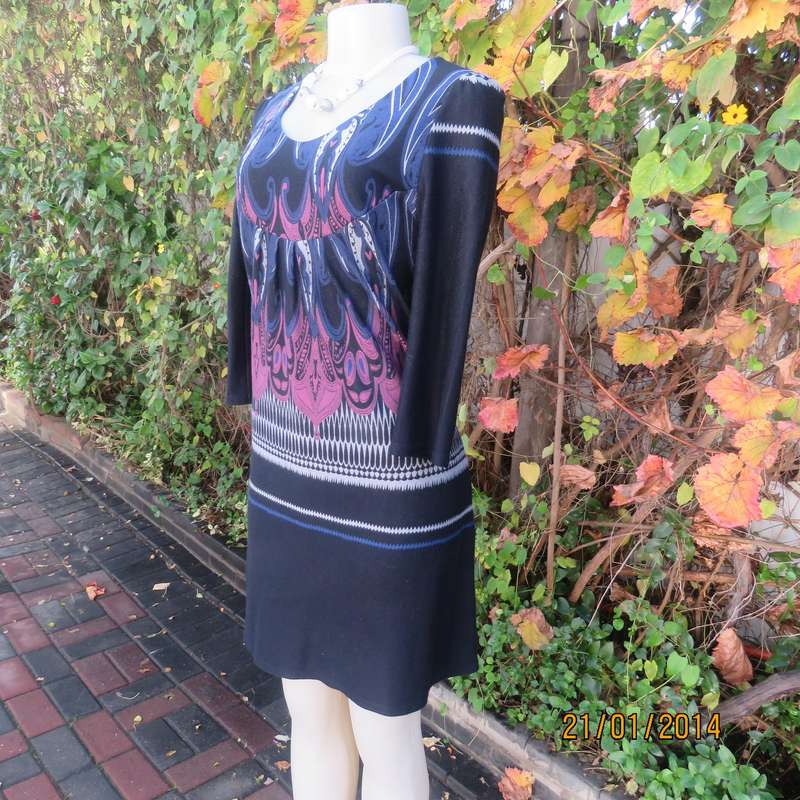 NEWS black warm poly-rayon stretch pink-blue-white patterned dress. Size 30