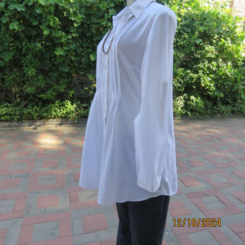 NEWS white 100% cotton long sleeve button down top.V front with open collar.Tucking. Size 36. As new