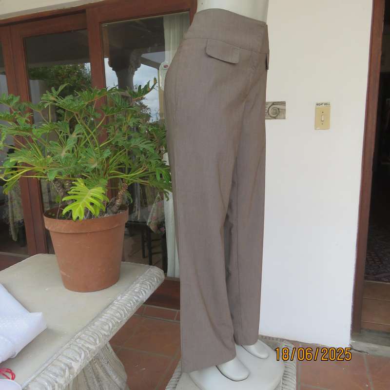 MILADYS smart brown-beige mottled size 38 pants in poly-rayon stretch.