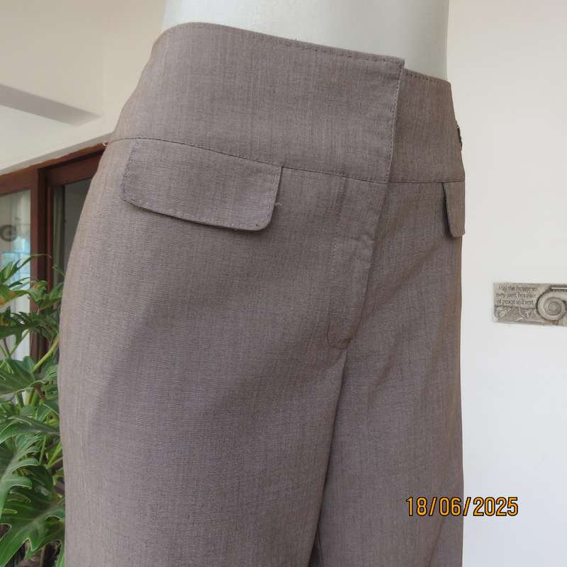 MILADYS smart brown-beige mottled size 38 pants in poly-rayon stretch.