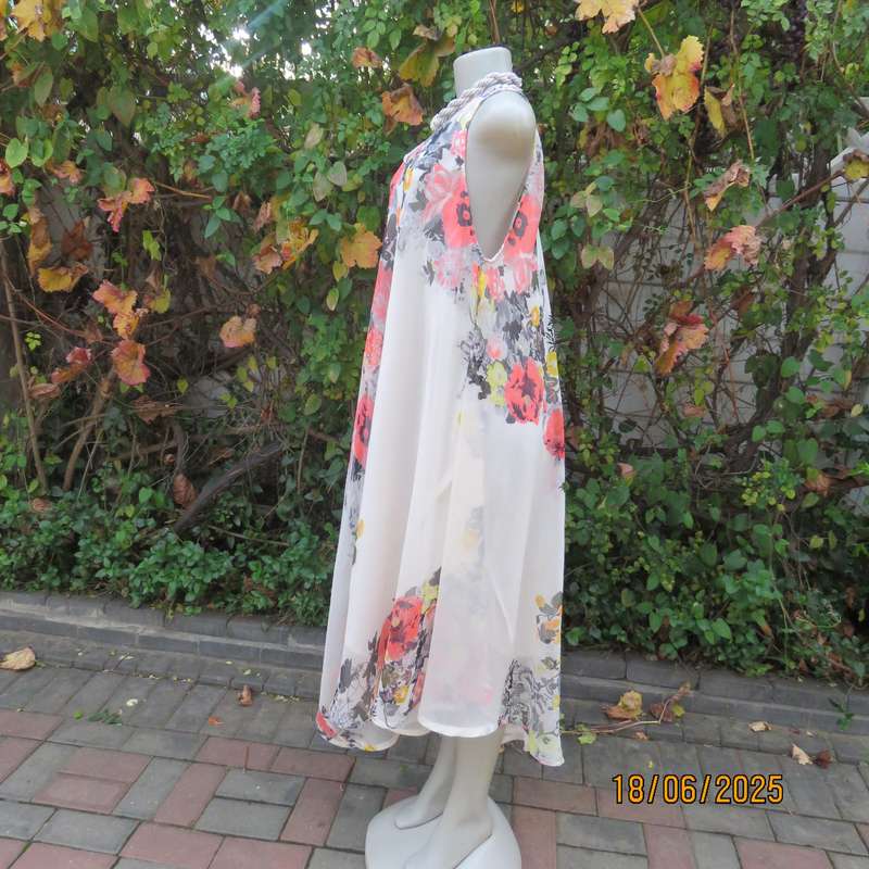 Cool wide tent style cream 2 layer high-low dress. Autumn colour flowers. Size 44